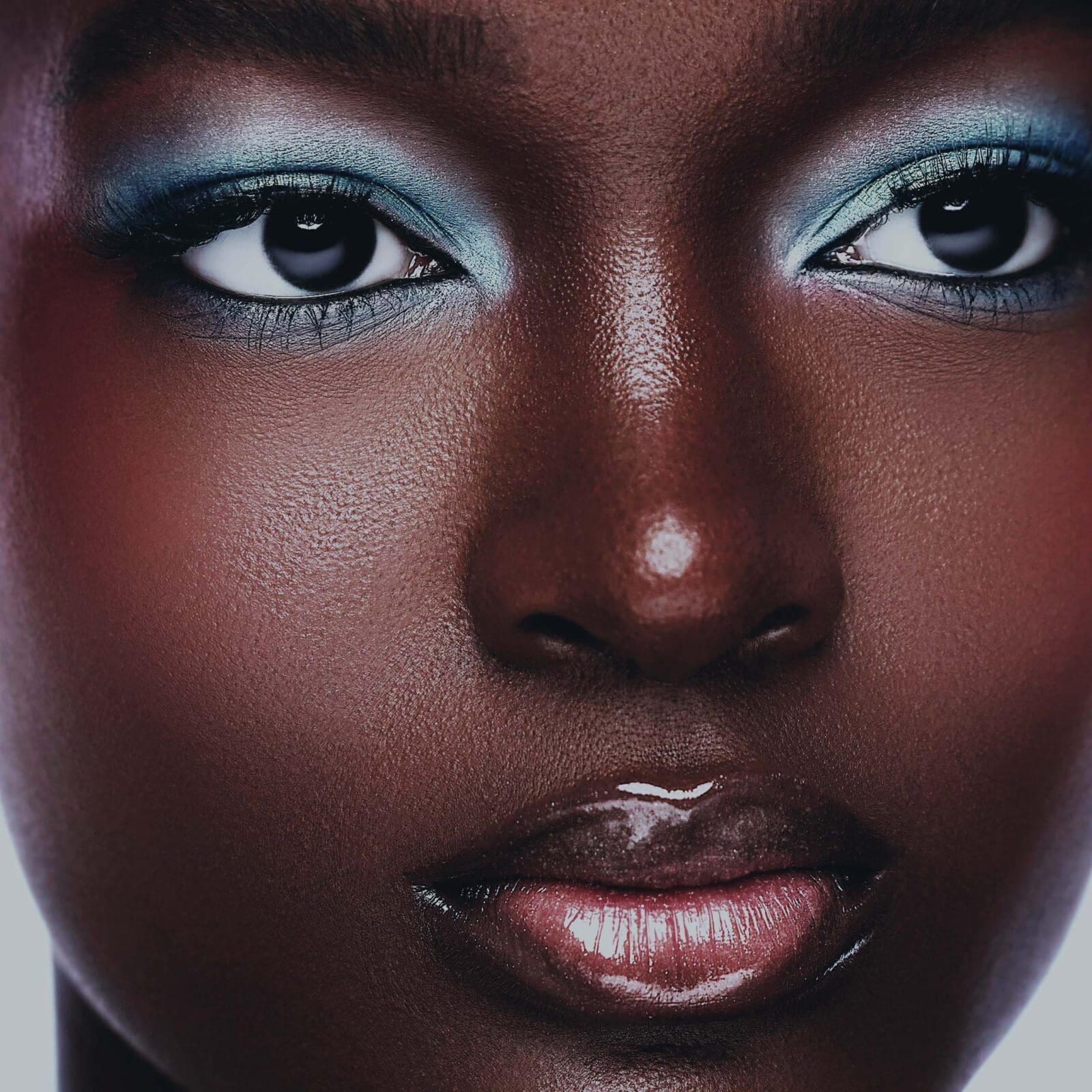 Y2K Makeup Is Back—Here’s How to Get the Look